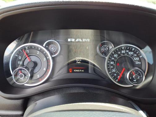 Diamond Black 2024 RAM 2500 Big Horn