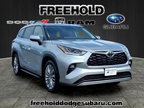 Celestial Silver Metallic 2023 Toyota Highlander Platinum
