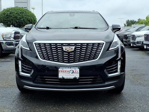 Stellar Black Metallic 2021 Cadillac XT5 Premium Luxury