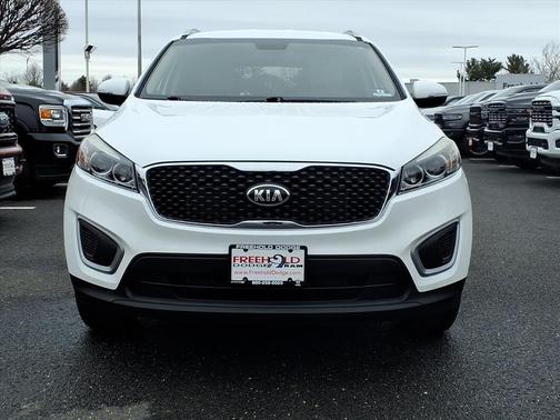 Snow White Pearl 2017 Kia Sorento LX