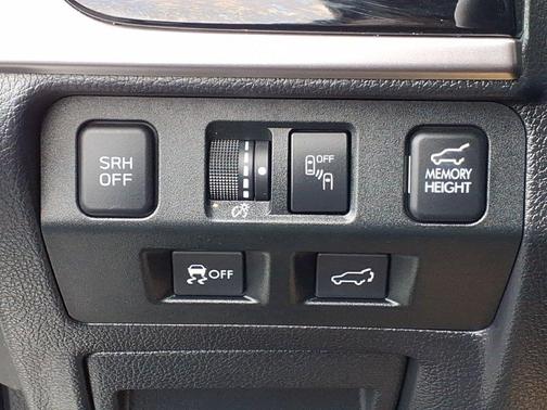 Crystal White Pearl 2018 Subaru Forester 2.5i Touring