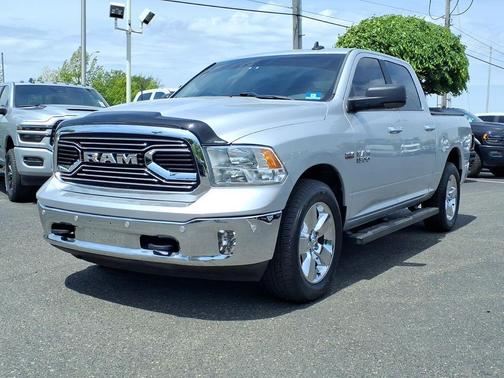 Bright Silver Clearcoat Metallic 2018 RAM 1500 Big Horn