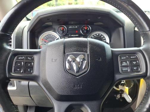 Bright Silver Clearcoat Metallic 2018 RAM 1500 Big Horn