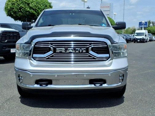 Bright Silver Clearcoat Metallic 2018 RAM 1500 Big Horn