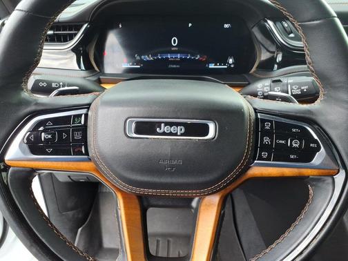 Bright White Clearcoat 2023 Jeep Grand Cherokee L Summit