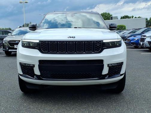 Bright White Clearcoat 2023 Jeep Grand Cherokee L Summit