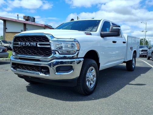 Bright White Clearcoat 2023 RAM 3500 Tradesman