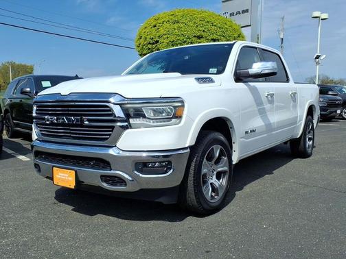 Bright White Clearcoat 2022 RAM 1500 Laramie