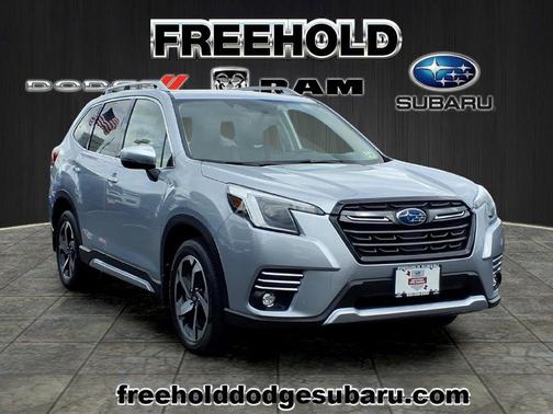 Ice Silver Metallic 2023 Subaru Forester Touring