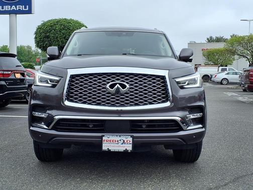 2022 INFINITI QX80 Luxe