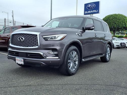 2022 INFINITI QX80 Luxe