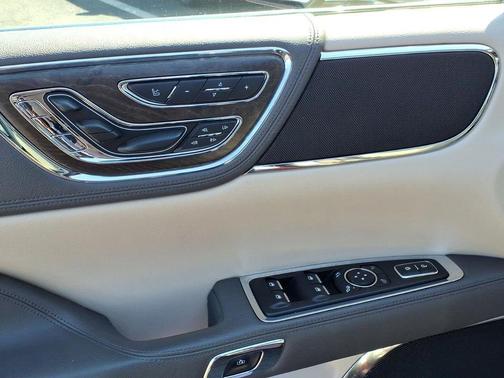 Burgundy 2017 Lincoln Continental Reserve