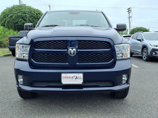 True Blue Pearlcoat 2013 RAM 1500 Tradesman/Express