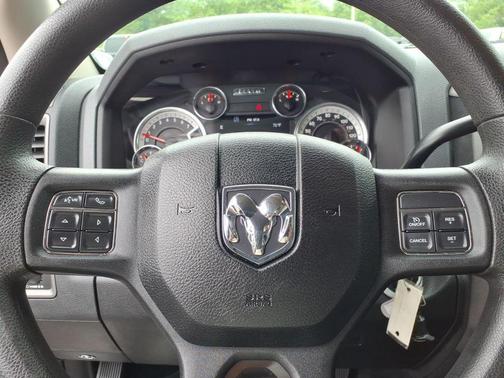 True Blue Pearlcoat 2013 RAM 1500 Tradesman/Express