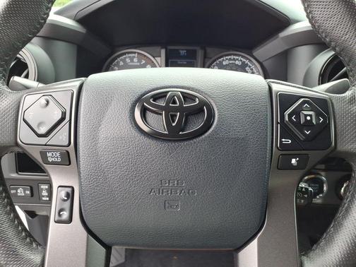 Super White 2017 Toyota Tacoma TRD Off Road