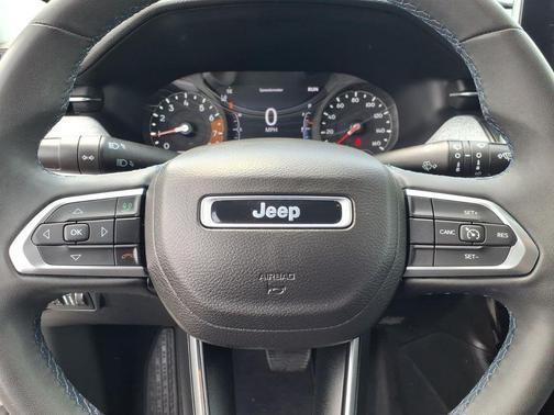 Bright White Clearcoat 2022 Jeep Compass Latitude