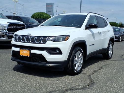 Bright White Clearcoat 2022 Jeep Compass Latitude