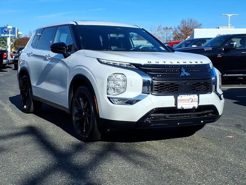 2022 Mitsubishi Outlander Black Edition