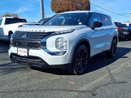2022 Mitsubishi Outlander Black Edition