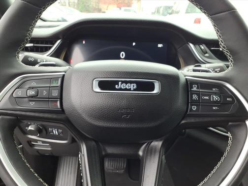 2024 Jeep Grand Cherokee Laredo