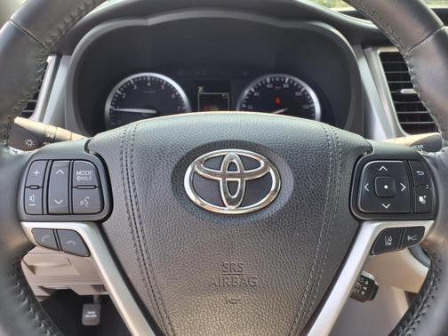 2017 Toyota Highlander Limited Platinum