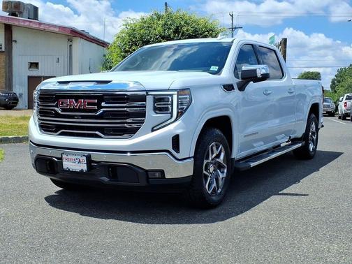 Glacier White 2026 GMC Sierra 1500 SLT