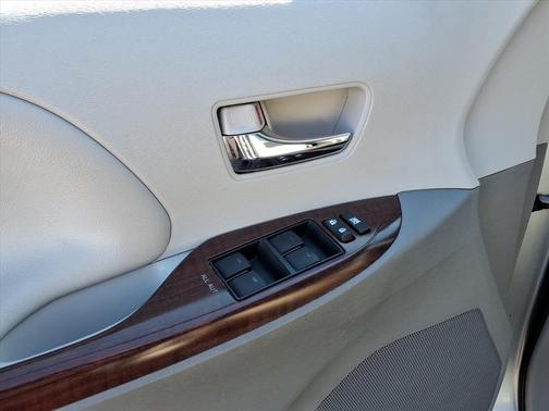 2014 Toyota Sienna XLE