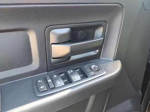 2016 RAM 1500 Tradesman/Express