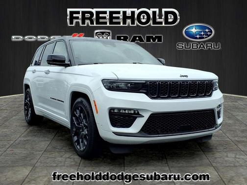 Bright White Clearcoat 2024 Jeep Grand Cherokee Summit