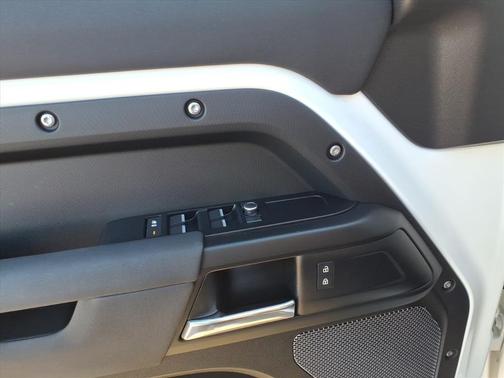 2020 Land Rover Defender 110 S