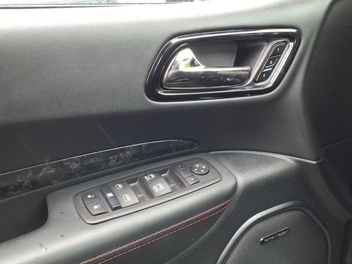 DB Black Crystal Clearcoat 2024 Dodge Durango R/T