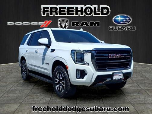 Summit White 2023 GMC Yukon AT4