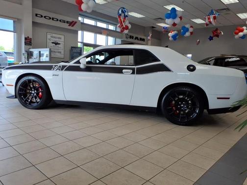 White Knuckle Clearcoat 2022 Dodge Challenger R/T Scat Pack