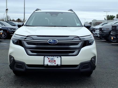 Crystal White Pearl 2025 Subaru Forester Limited