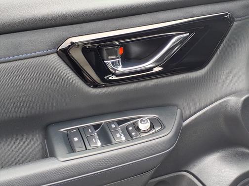 Crystal White Pearl 2025 Subaru Forester Limited