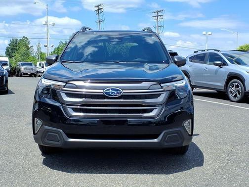 Crystal Black Silica 2025 Subaru Forester Premium