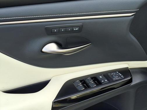 2022 Lexus ES 350 Base