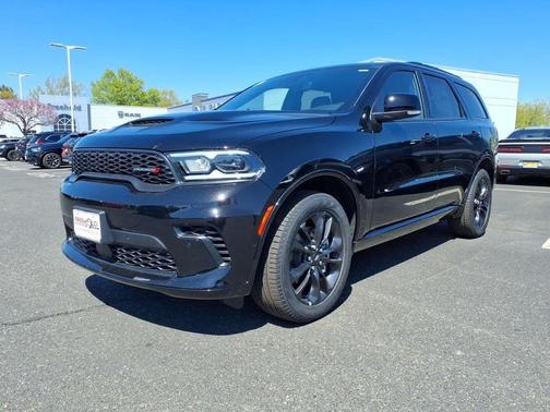 DB Black Crystal Clearcoat 2026 Dodge Durango GT