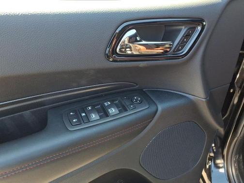 DB Black Crystal Clearcoat 2026 Dodge Durango GT