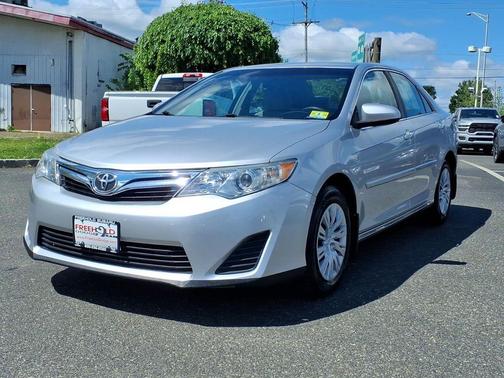 Classic Silver Metallic 2013 Toyota Camry LE