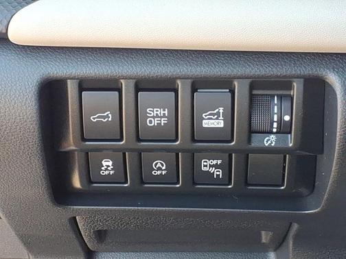 Crystal White Pearl 2022 Subaru Forester Limited