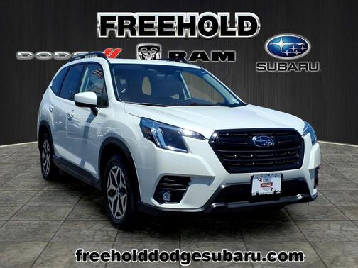 Crystal White Pearl 2024 Subaru Forester Premium