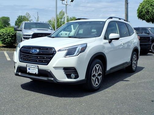 Crystal White Pearl 2023 Subaru Forester Premium