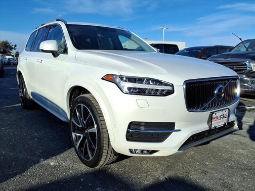 2018 Volvo XC90 T6 Momentum