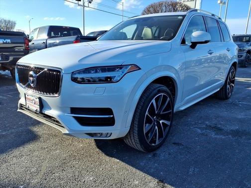 2018 Volvo XC90 T6 Momentum
