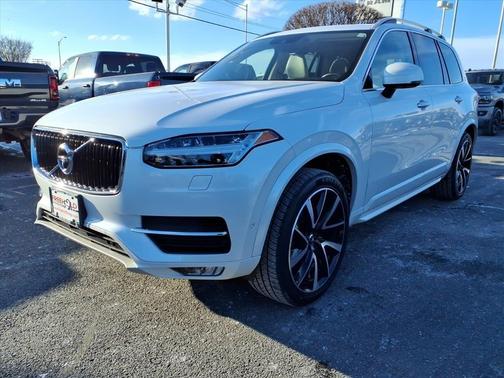 2018 Volvo XC90 T6 Momentum