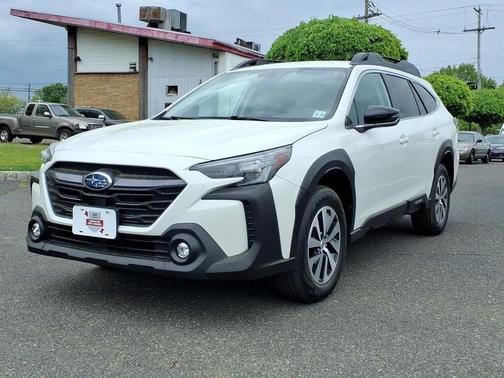 Crystal White Pearl 2024 Subaru Outback Premium