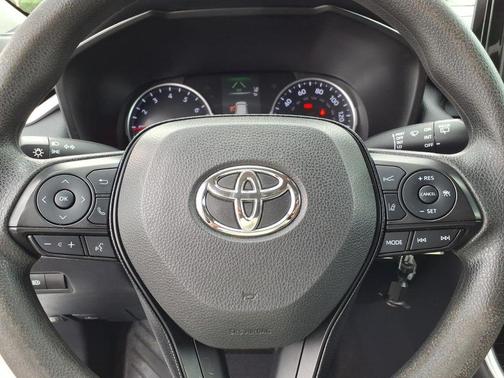 Super White 2019 Toyota RAV4 LE