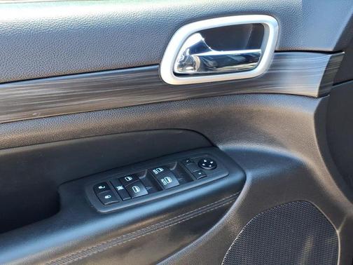 Diamond Black 2021 Jeep Grand Cherokee Laredo X