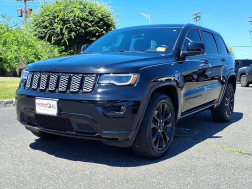Diamond Black 2021 Jeep Grand Cherokee Laredo X